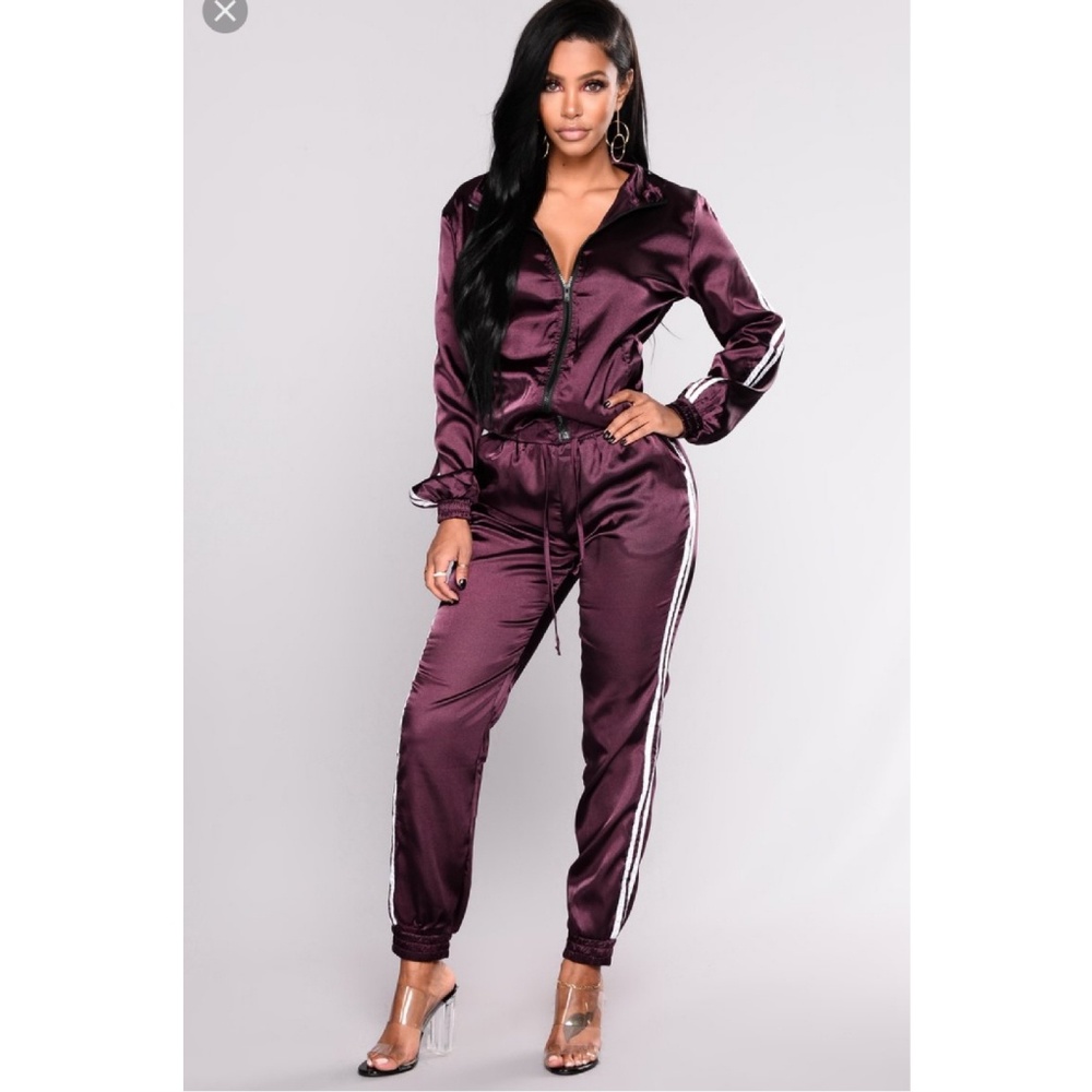 ~SOLD~ Eggplant lounge set